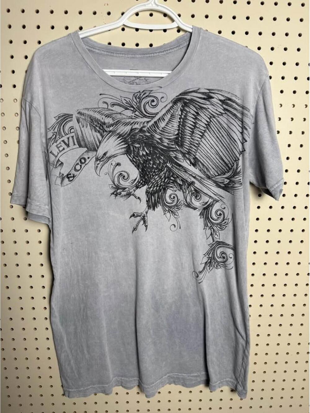 Y2K Levi's mens Large grey eagle graphic t-shirt